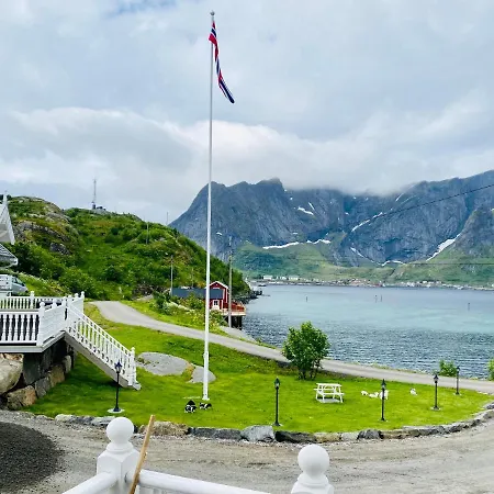 Rostad Retro Rorbuer Tatil Evi Reine