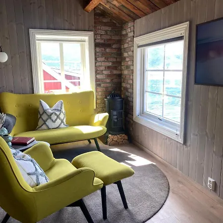 Rostad Retro Rorbuer Reine