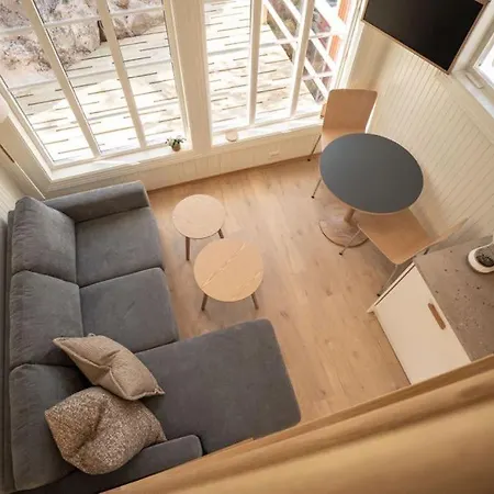 Rostad Retro Rorbuer Reine