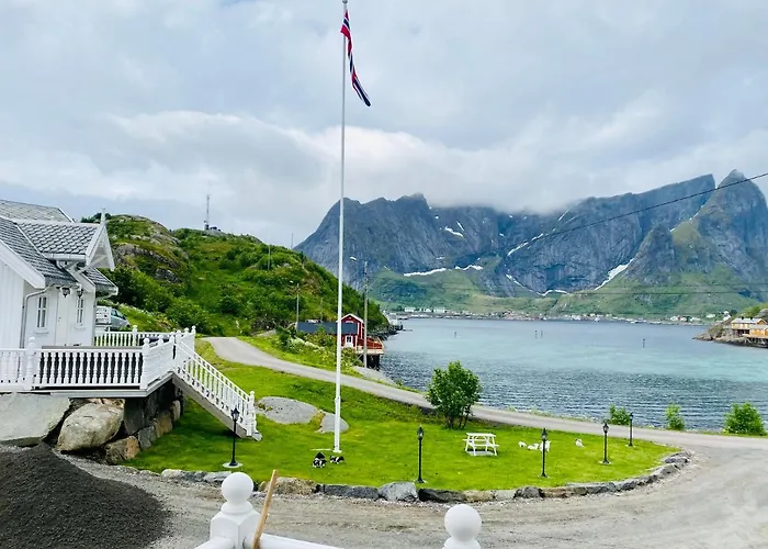 Rostad Retro Rorbuer Tatil Evi Reine