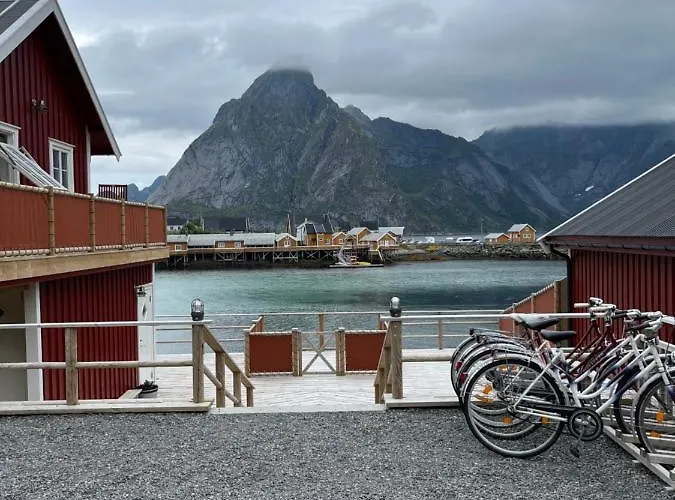 Rostad Retro Rorbuer Tatil Evi Reine