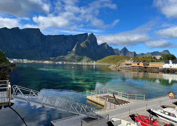 Rostad Retro Rorbuer Tatil Evi Reine