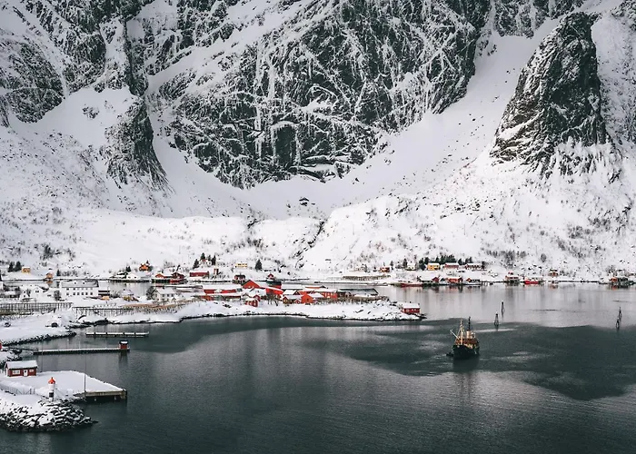 Rostad Retro Rorbuer Tatil Evi Reine