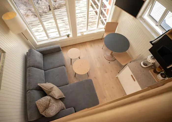 Rostad Retro Rorbuer Reine