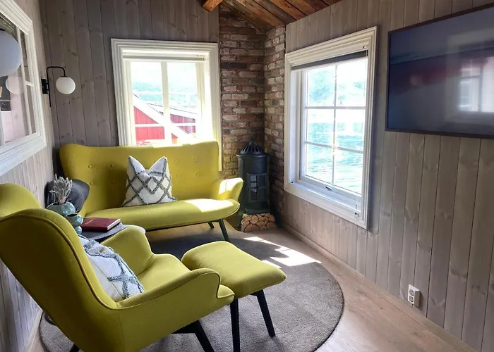 Rostad Retro Rorbuer Reine