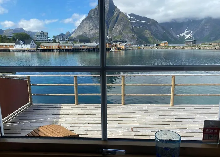 Rostad Retro Rorbuer Reine