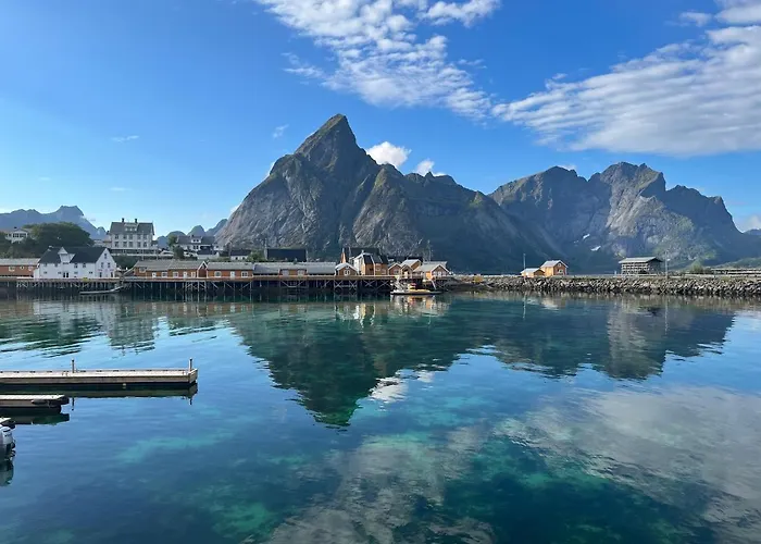 Rostad Retro Rorbuer * Reine