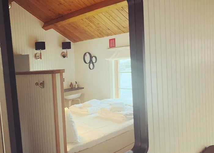 Rostad Retro Rorbuer Ferienhaus *