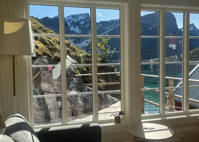 Rostad Retro Rorbuer Reine